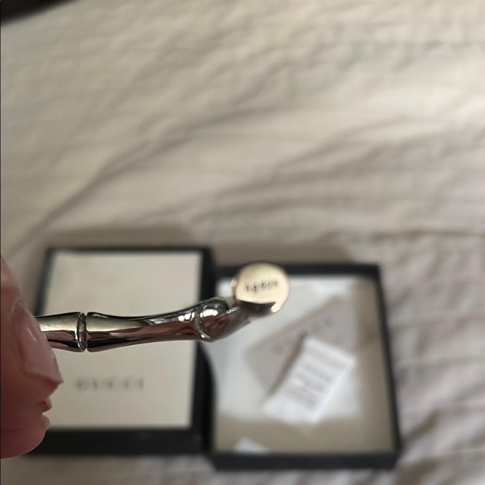 Gucci Silver Bamboo-Inspired Bracelet box is damaged women’s/mens - Picture 4 of 8